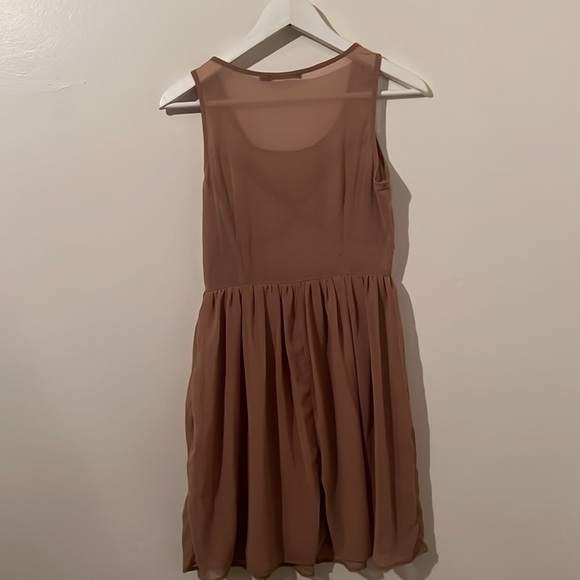 DOE & RAE Tan Sleeveless Dress with Slip on bottom half and floral pattern top - Picture 6 of 6